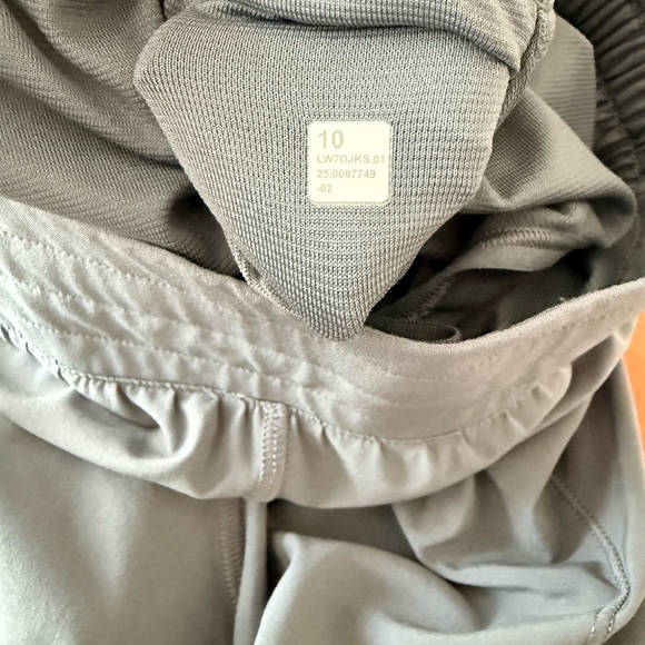 Lululemon Gray Women's Hotty Hot High Rise 4” Shorts - Picture 4 of 4